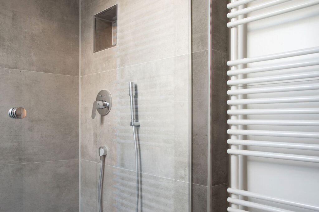 Blick in eine moderne Dusche
